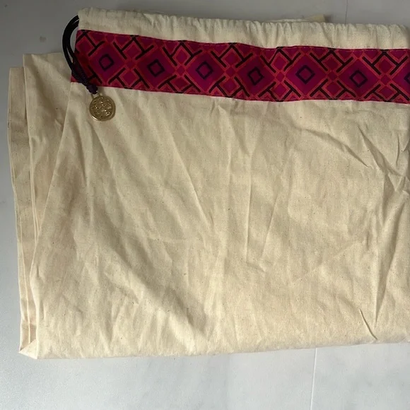Dust bag tory burch hotsell